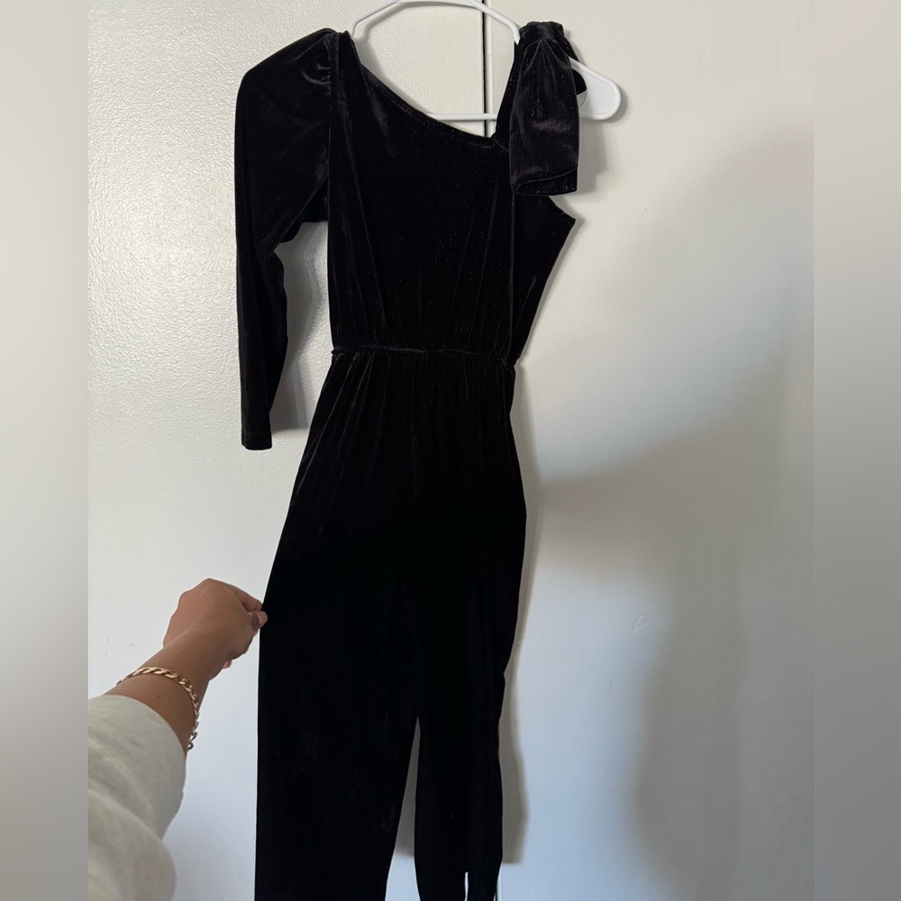 Girls Zara Black Velvet One-Shoulder jumpsuit